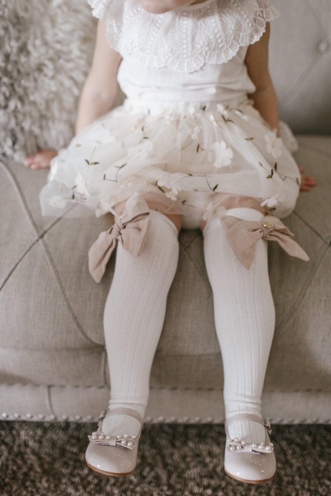 Petit Maison Kids Emma Linen Bow Socks - In Various Colours