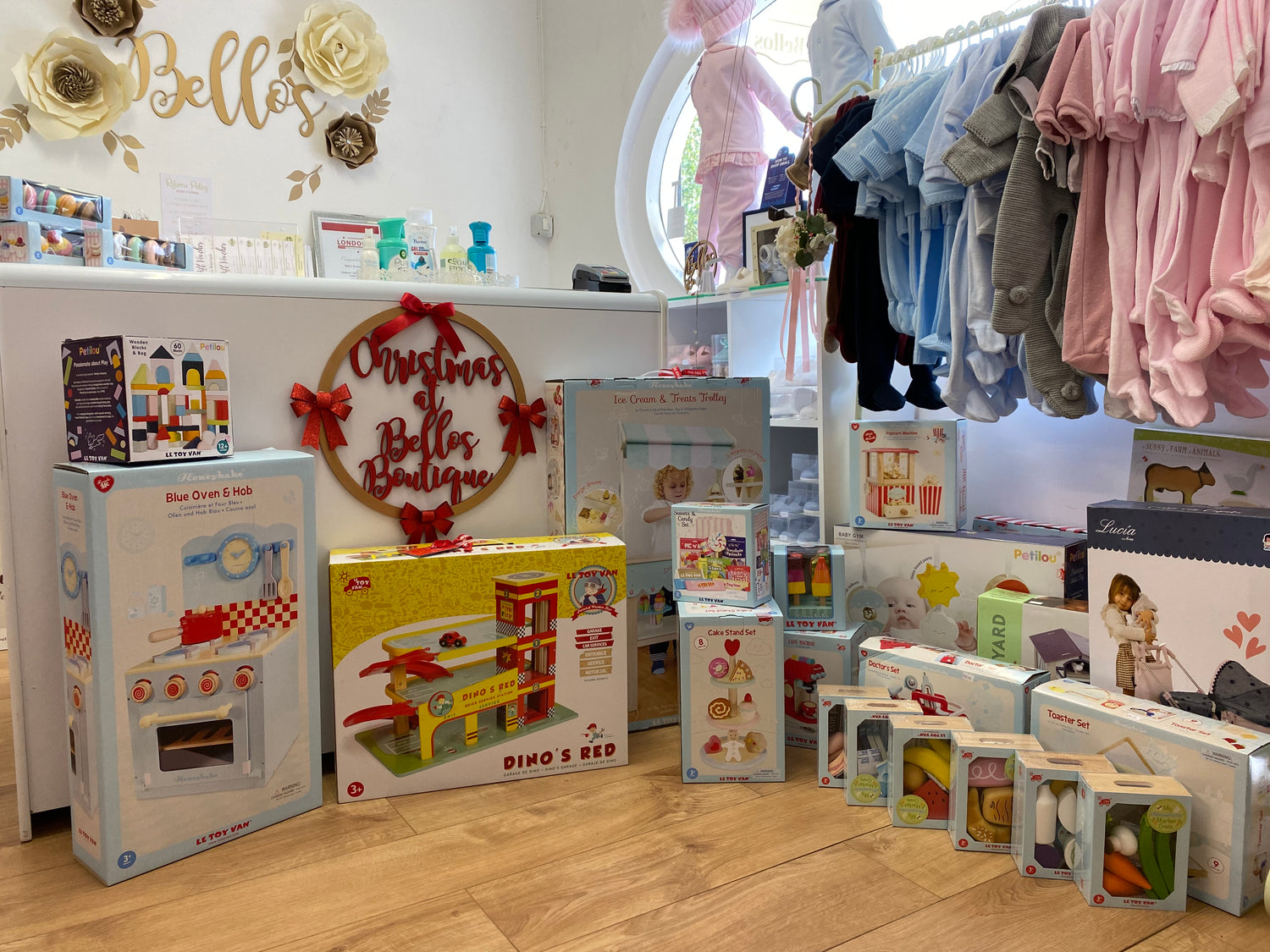 Toys / Dolls Prams / Dolls