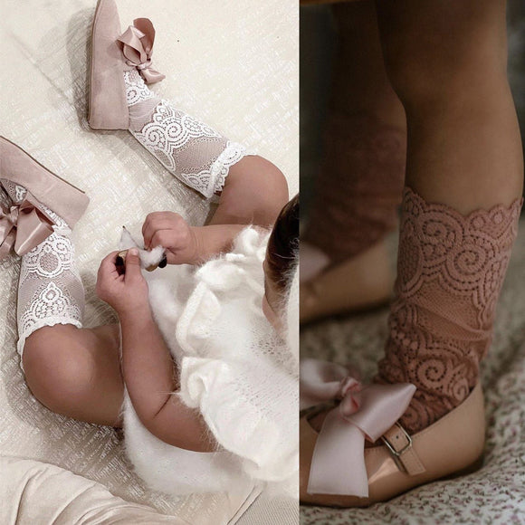 Petit Maison Kids Alice Lace Socks in White or Pink