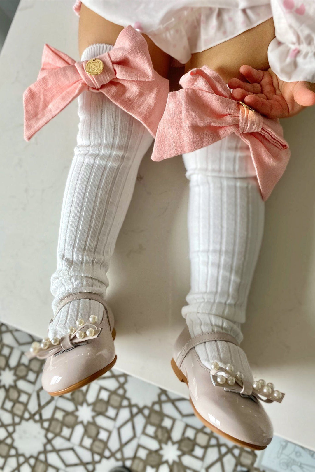 Petit Maison Kids Emma Linen Bow Socks - In Various Colours