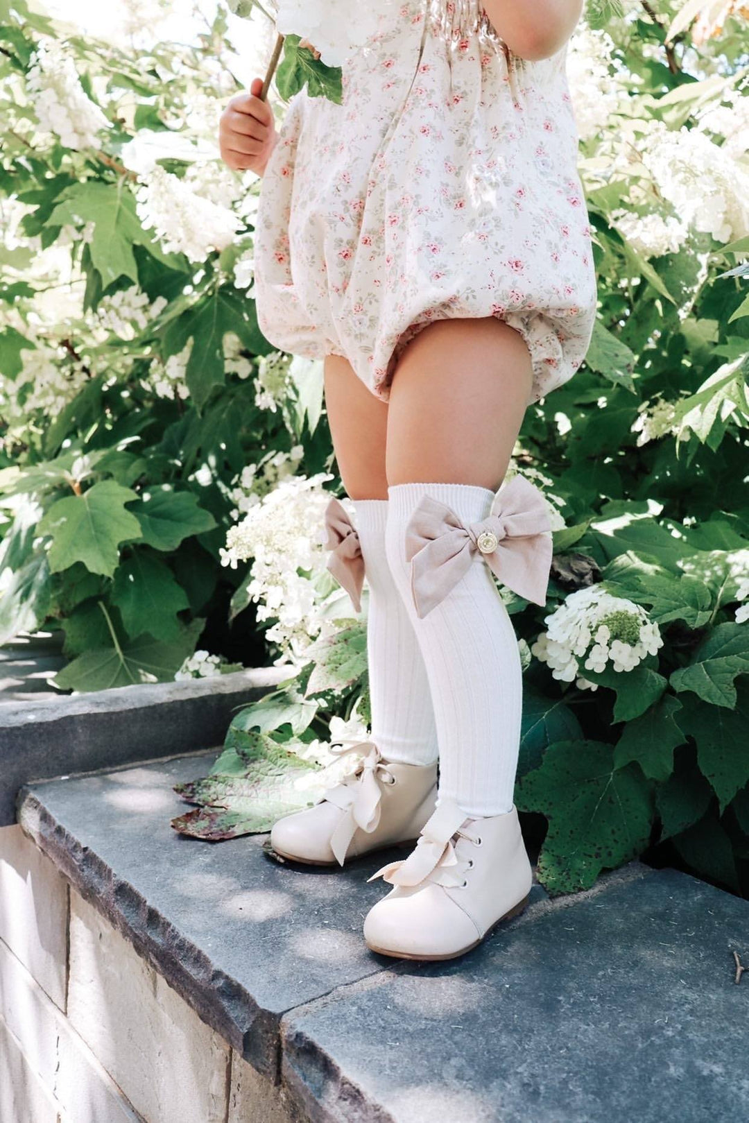Petit Maison Kids Emma Linen Bow Socks - In Various Colours